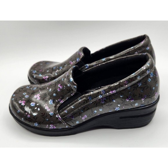 Easy Works By Easy Street Leeza Clogs Gray Blue Purple Floral Women's Size 9 M - Picture 3 of 10